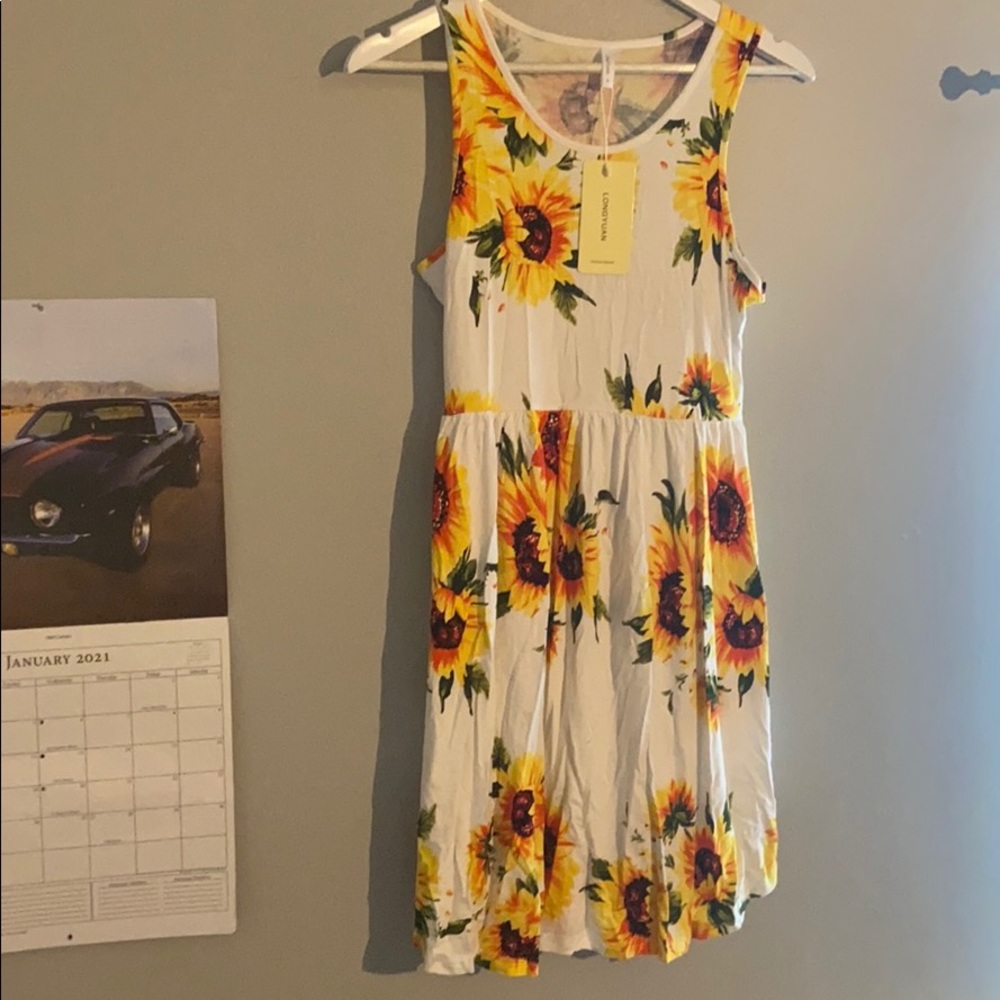 New sunflower dress 🌻 👗